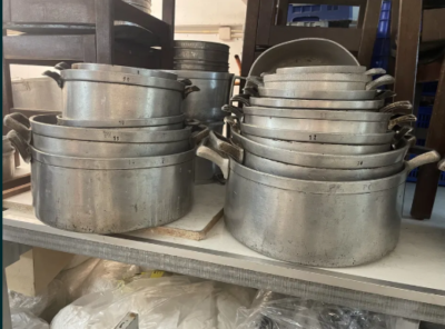 Tachos e panelas em aluminio fundido