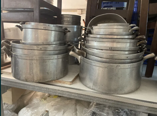 Tachos e panelas em aluminio fundido